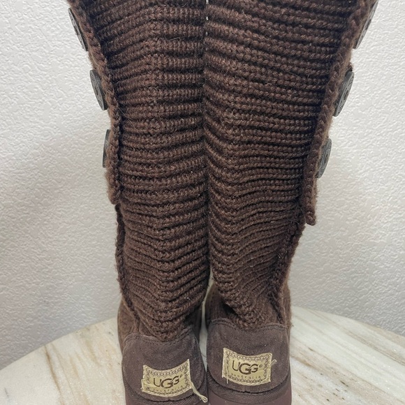 UGG boots knit Cardy classic women’s sz 5 style 5819 brown buttons - Picture 4 of 9